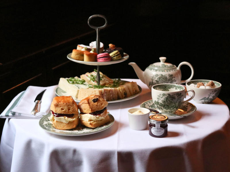 Website_Afternoon-tea-from-above-800x600.jpg